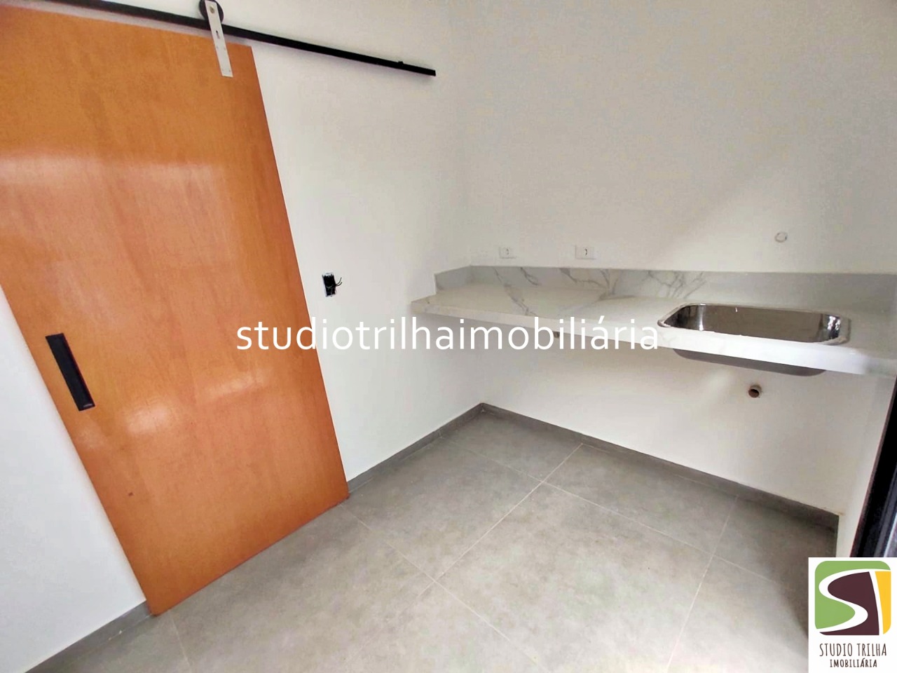 Excelente sobrado, 355m² com 4 suítes e área gourmet