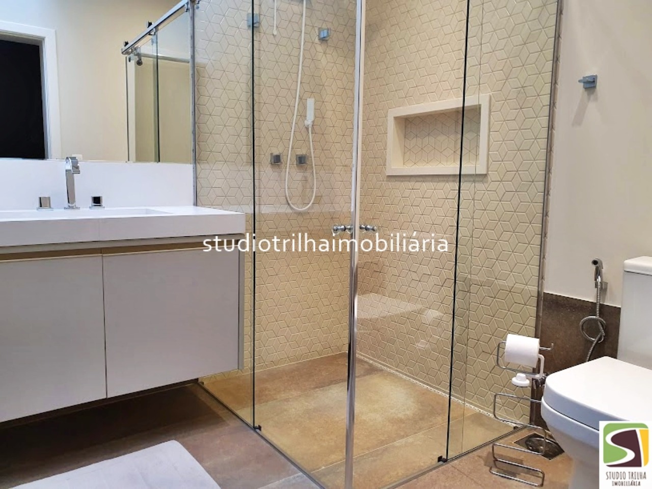 Excelente Mansão, 563m² com 4 Suítes amplas, Varanda Gourmet e Piscina em São José dos Campos - SP