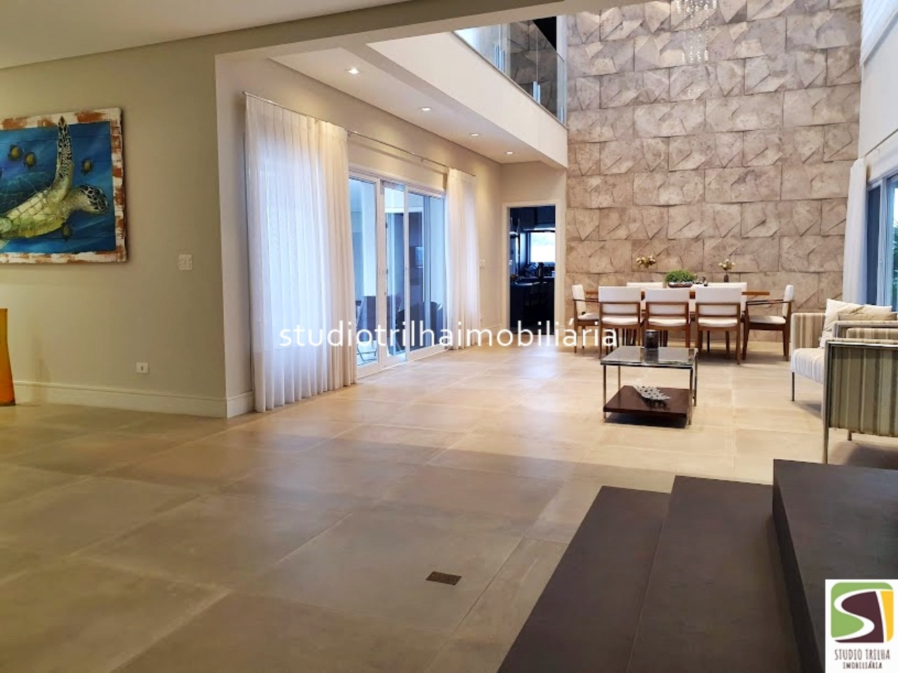 Excelente Mansão, 563m² com 4 Suítes amplas, Varanda Gourmet e Piscina em São José dos Campos - SP