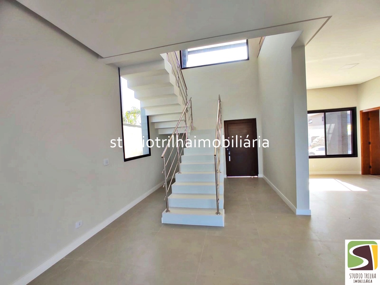 Sobrado Novo no Cond. Mônaco, 350m² com 4 Dormitórios, Varanda Gourmet e Piscina