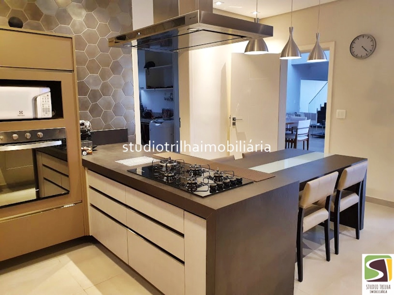 Excelente Mansão, 563m² com 4 Suítes amplas, Varanda Gourmet e Piscina em São José dos Campos - SP