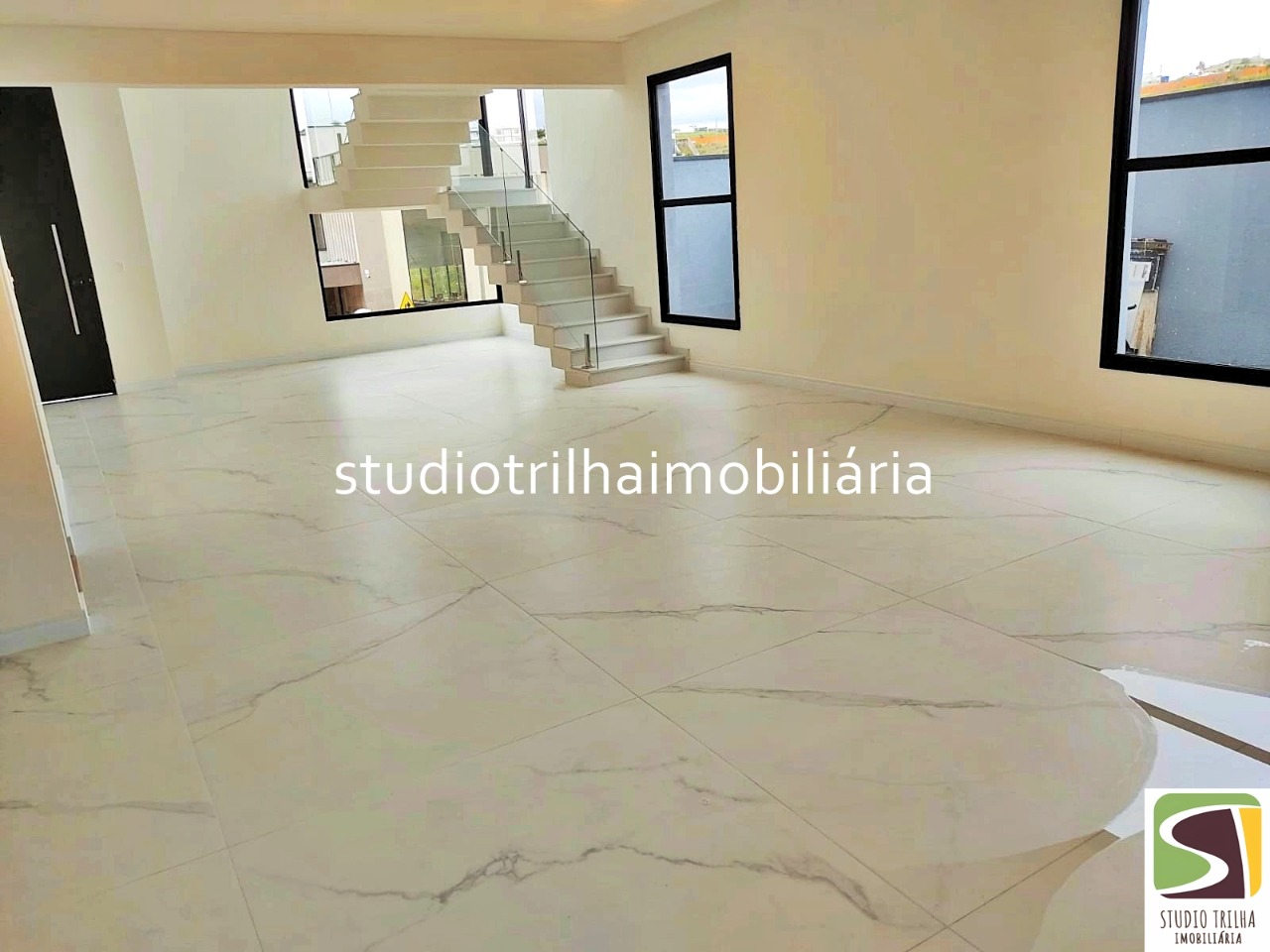 Excelente sobrado, 355m² com 4 suítes e área gourmet