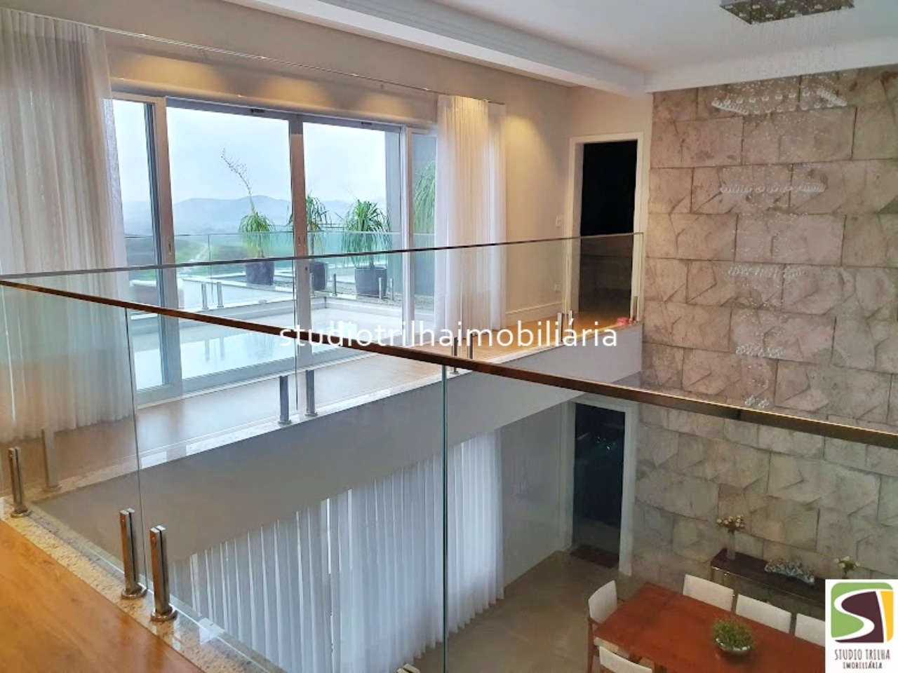 Excelente Mansão, 563m² com 4 Suítes amplas, Varanda Gourmet e Piscina em São José dos Campos - SP