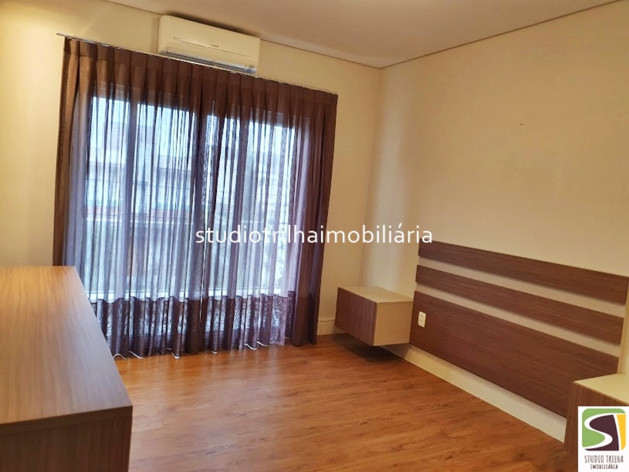 Excelente Mansão, 563m² com 4 Suítes amplas, Varanda Gourmet e Piscina em São José dos Campos - SP