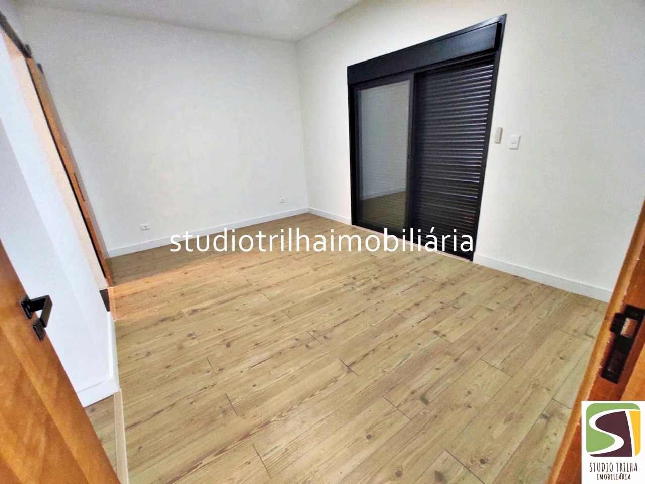 Excelente sobrado, 355m² com 4 suítes e área gourmet