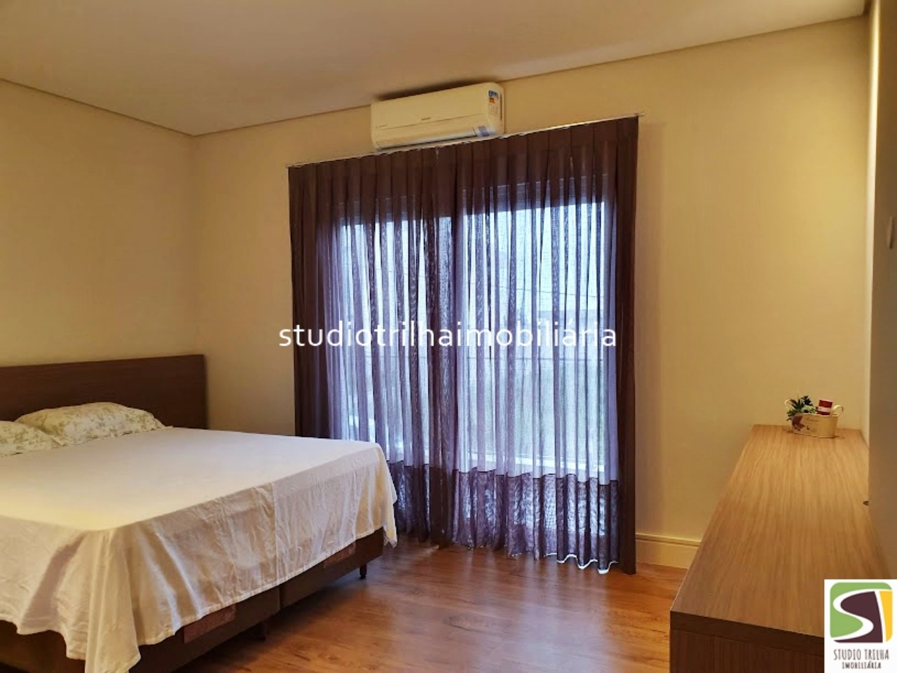Excelente Mansão, 563m² com 4 Suítes amplas, Varanda Gourmet e Piscina em São José dos Campos - SP