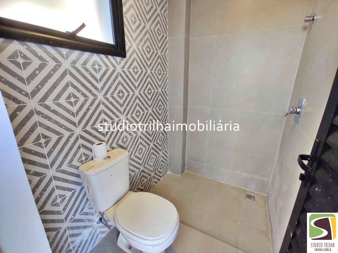 Sobrado Novo no Cond. Mônaco, 350m² com 4 Dormitórios, Varanda Gourmet e Piscina