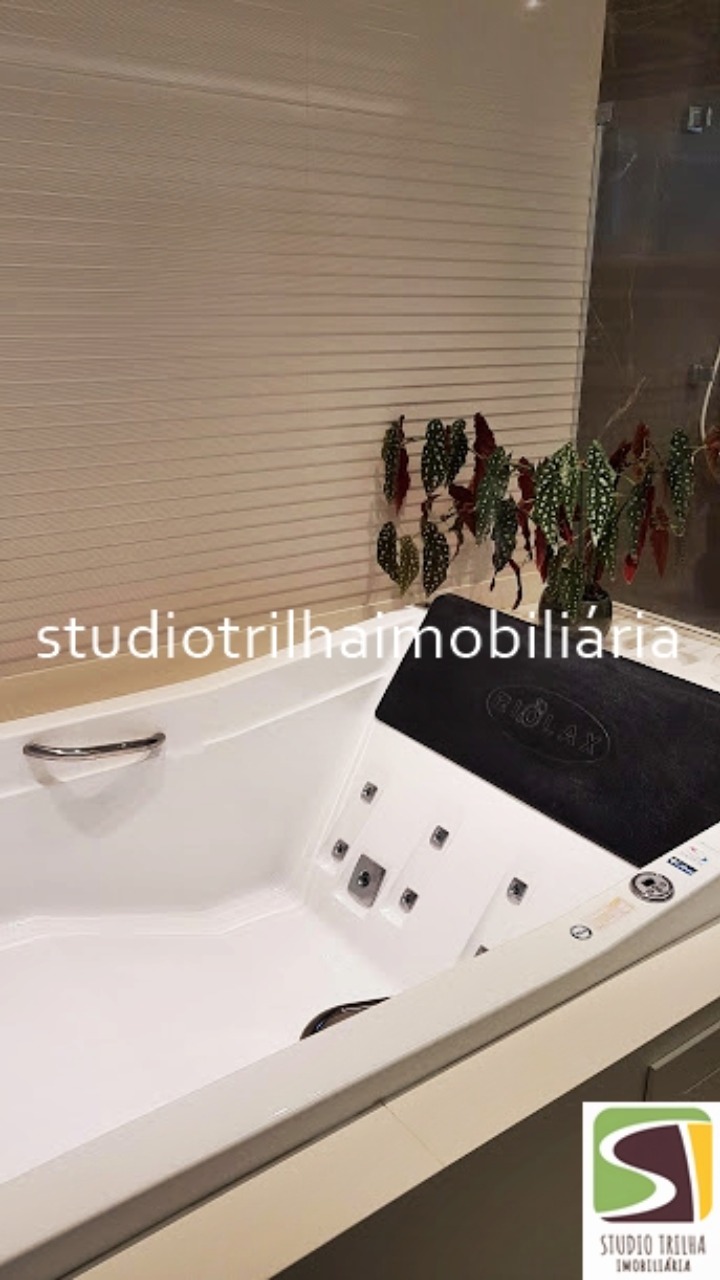 Excelente Mansão, 563m² com 4 Suítes amplas, Varanda Gourmet e Piscina em São José dos Campos - SP