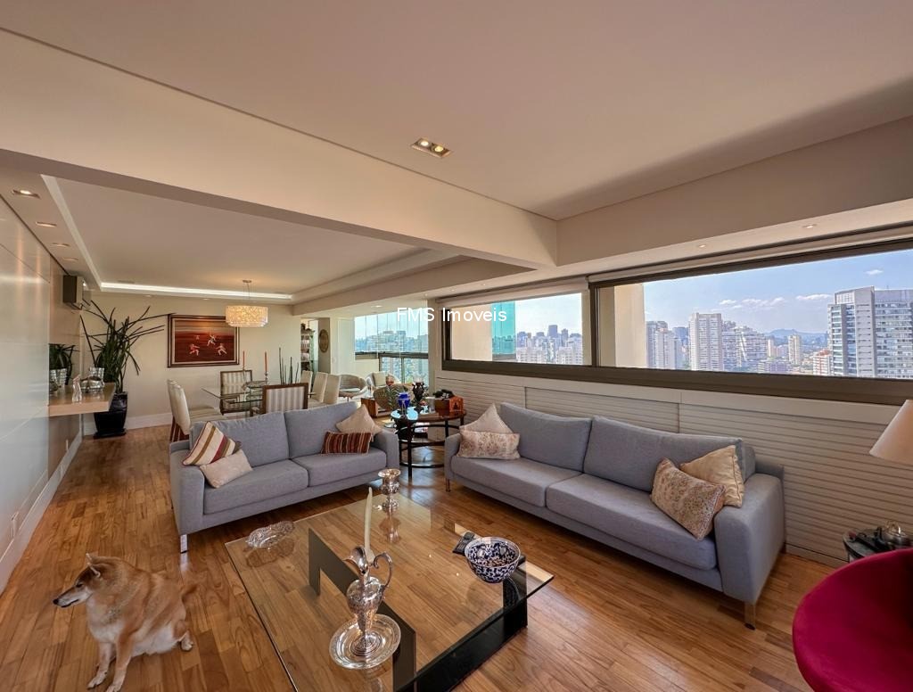 Apartamento, 3 quartos, 240 m² - Foto 1