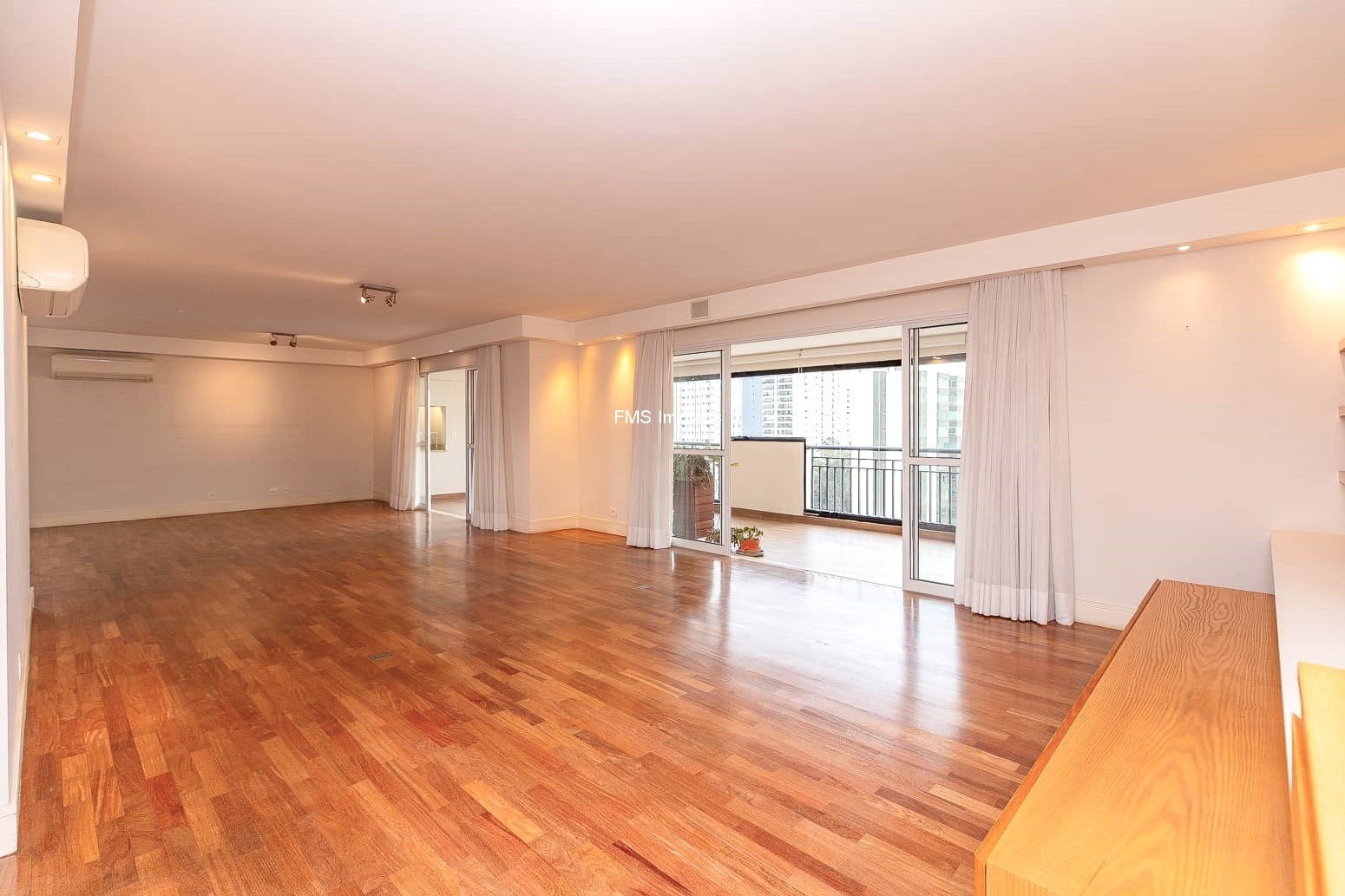 Apartamento, 3 quartos, 290 m² - Foto 1