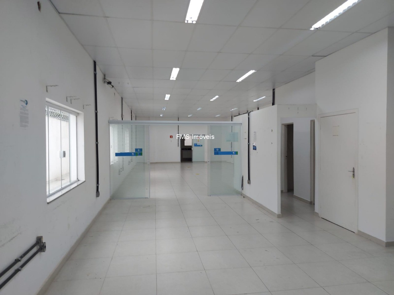 Prédio Inteiro - Foto 1