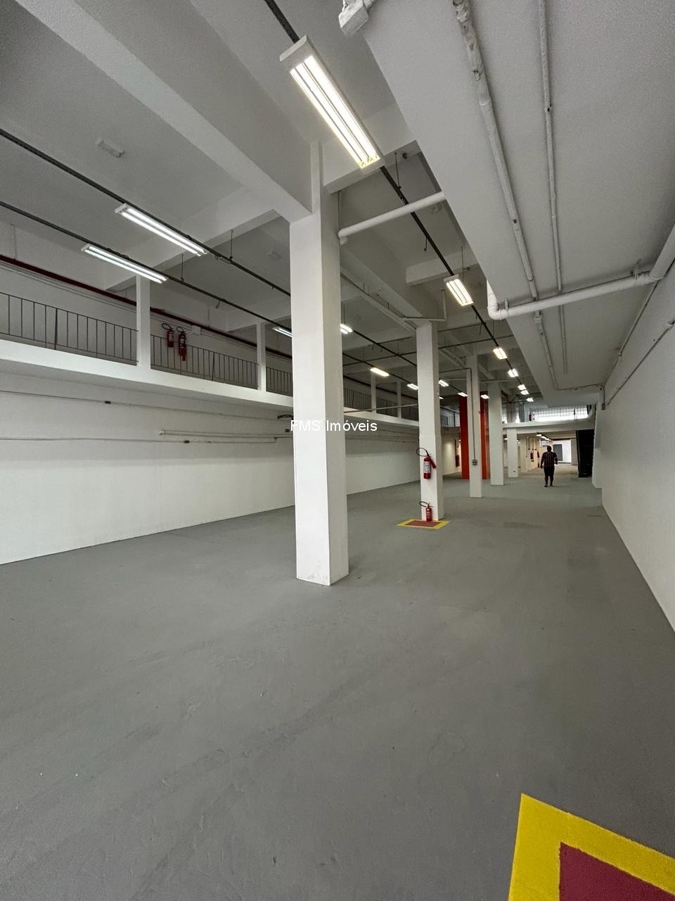 Loja-Salão, 1300 m² - Foto 2
