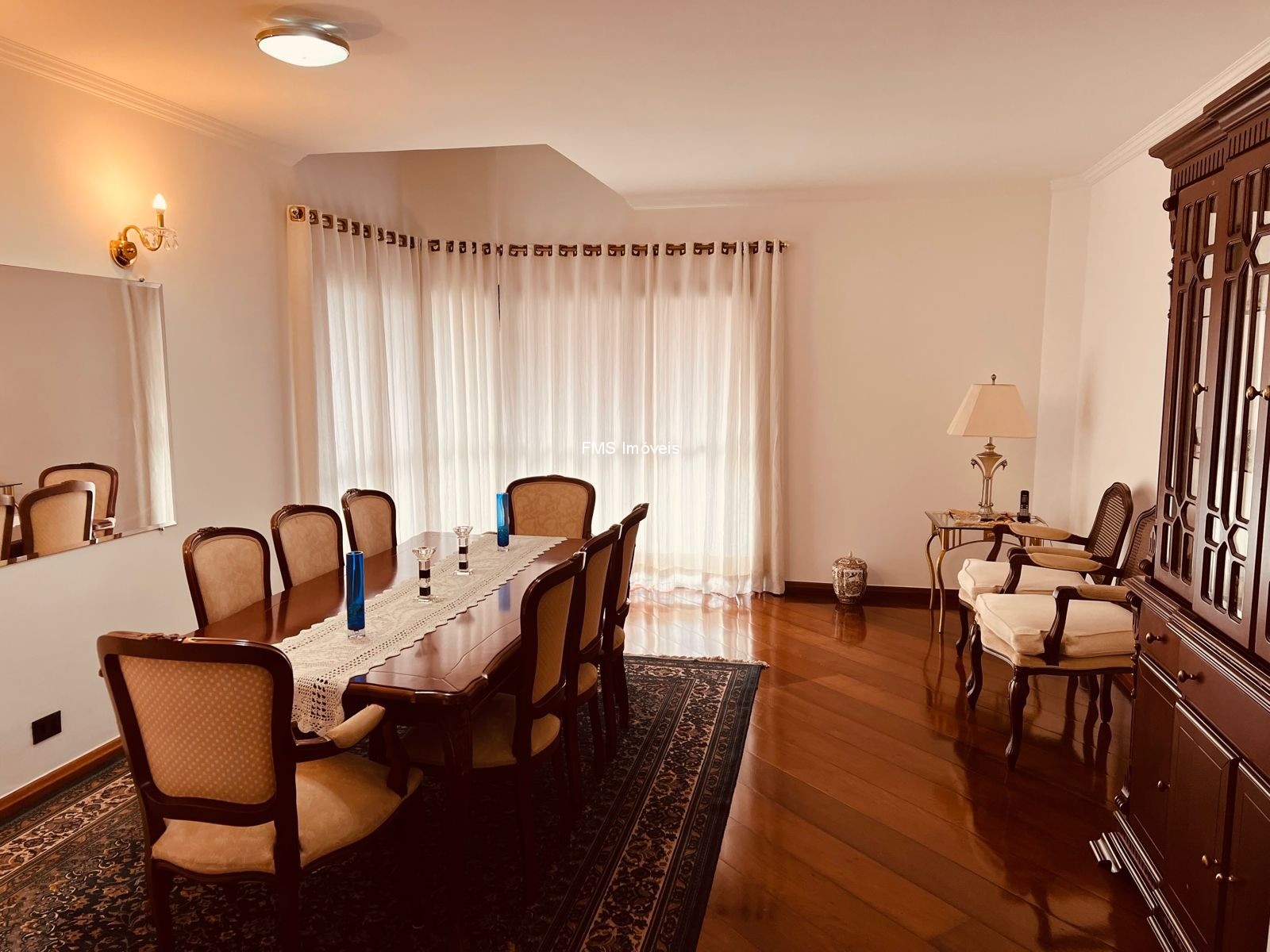 Apartamento, 3 quartos, 260 m² - Foto 2