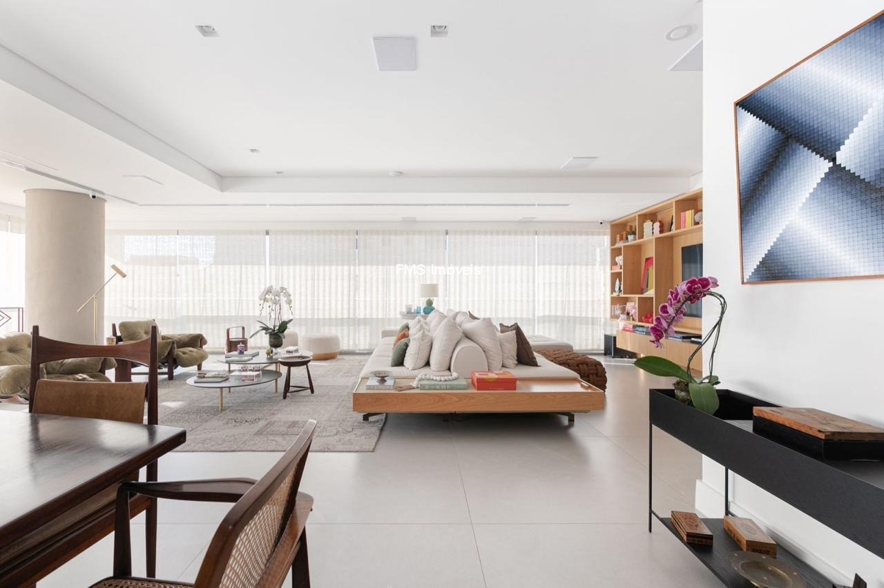 Apartamento, 3 quartos, 243 m² - Foto 1