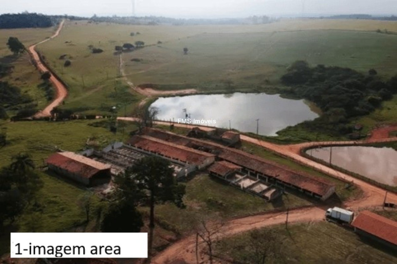 Sítio, 4 quartos, 3150 m² - Foto 1