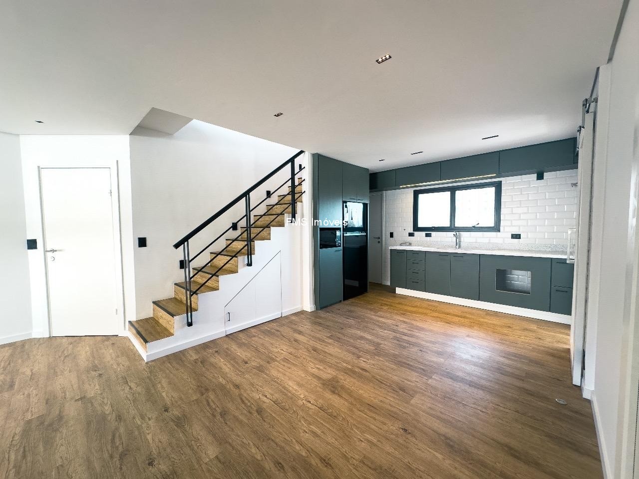 Cobertura, 3 quartos, 220 m² - Foto 2