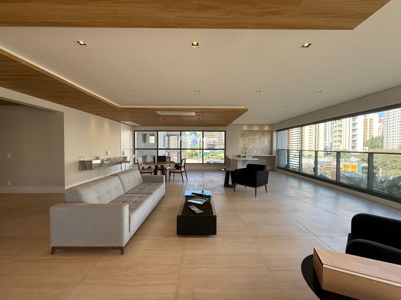 Apartamento, 3 quartos, 290 m² - Foto 1