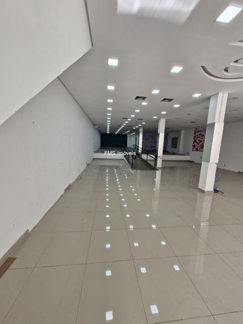 Loja-Salão, 551 m² - Foto 2