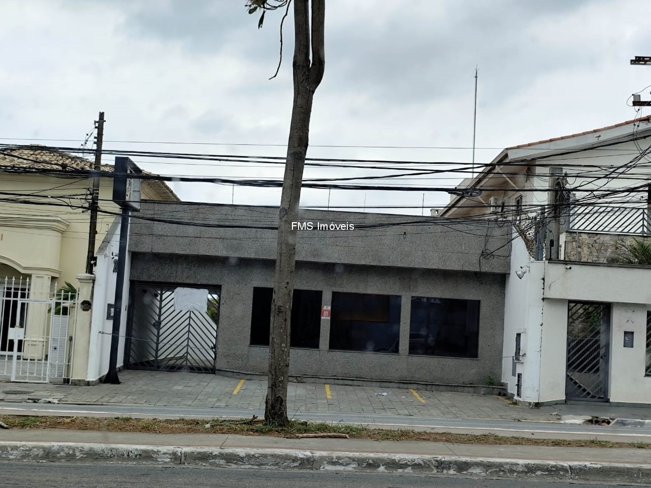 Prédio Inteiro - Foto 1