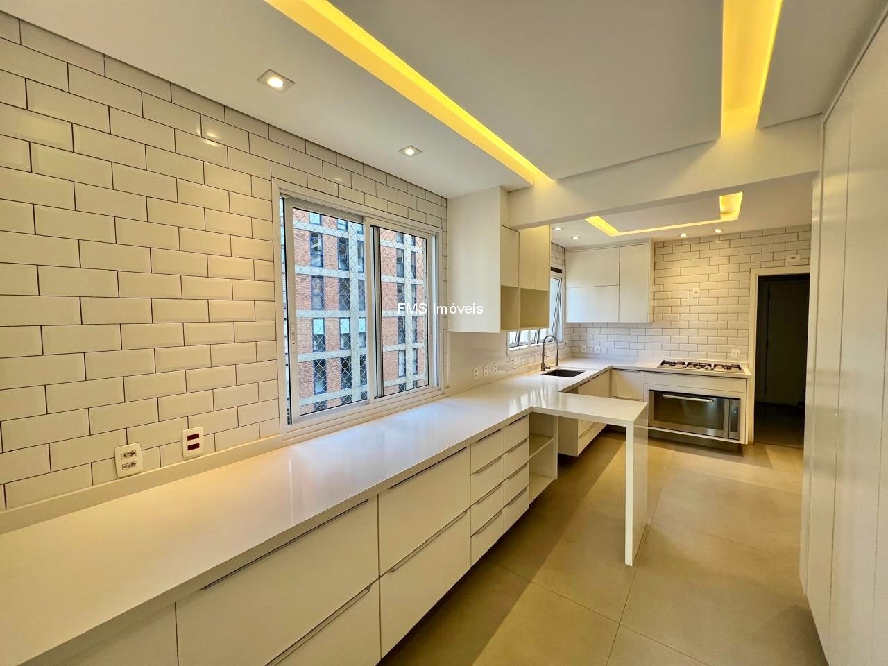 Apartamento, 3 quartos, 226 m² - Foto 4