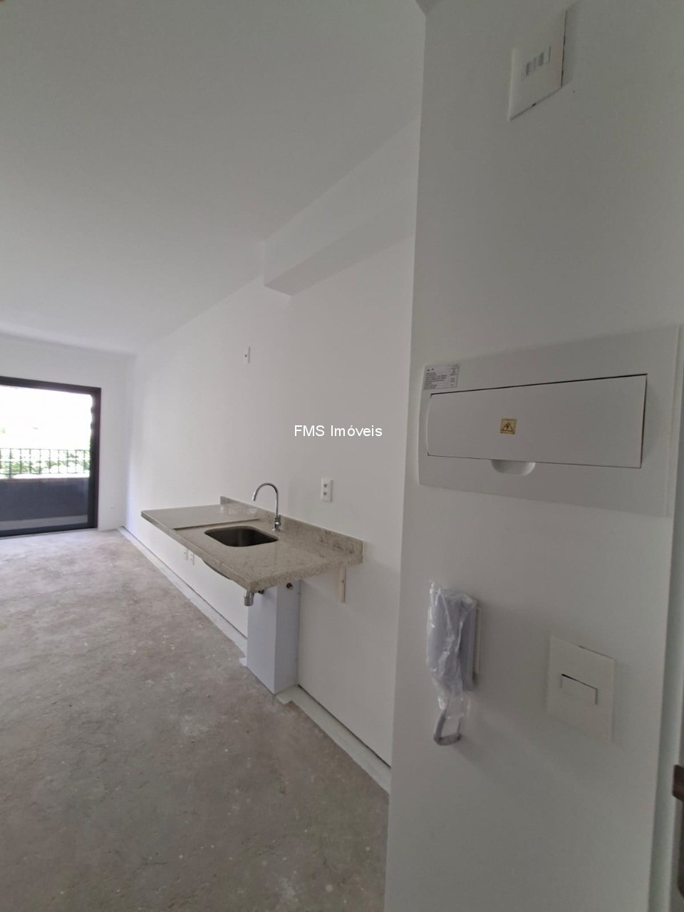 Apartamento, 1 quarto, 27 m² - Foto 2