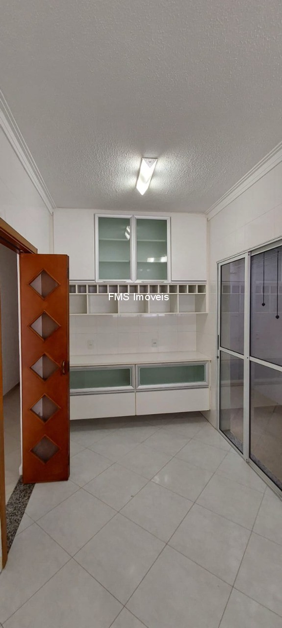Casa, 4 quartos, 230 m² - Foto 8