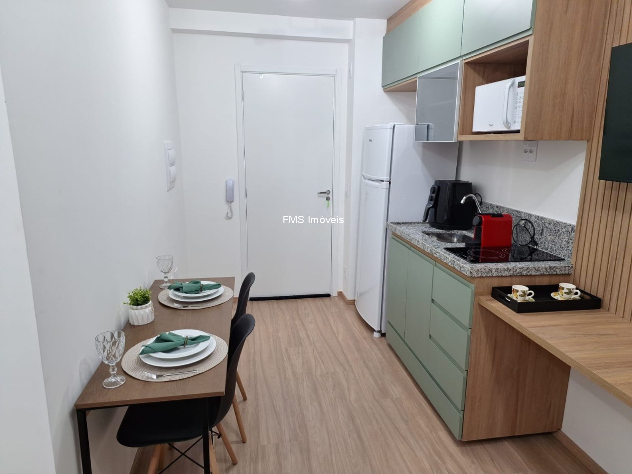 Apartamento, 1 quarto, 27 m² - Foto 2
