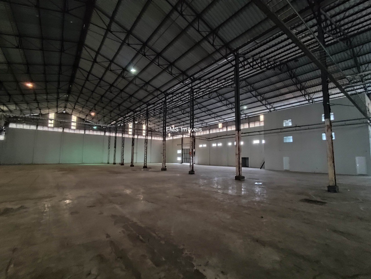 Depósito-Galpão, 6200 m² - Foto 1