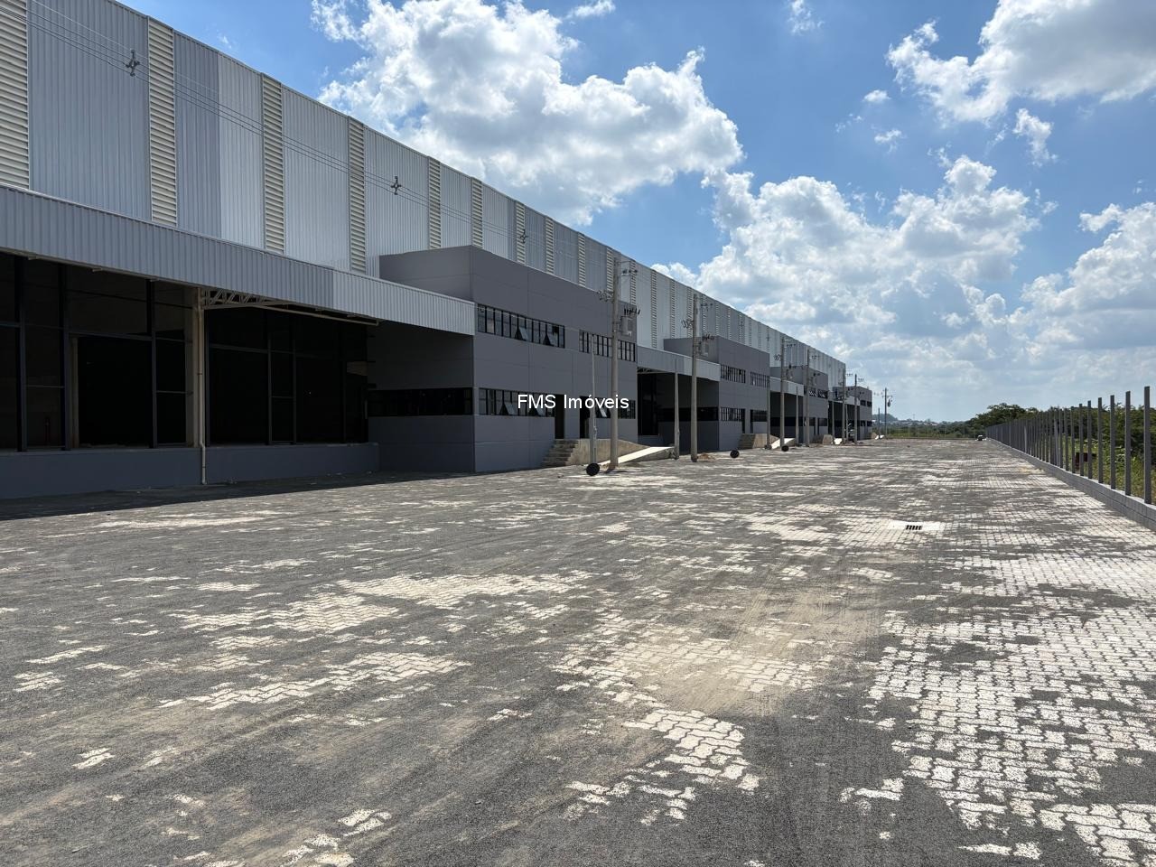 Depósito-Galpão, 1050 m² - Foto 2