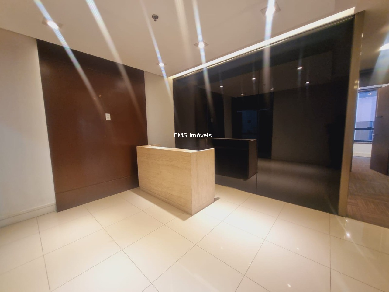 Sala-Conjunto, 299 m² - Foto 1