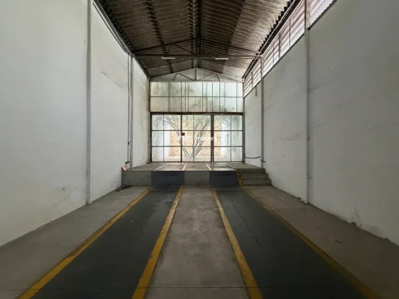 Loja-Salão, 150 m² - Foto 1