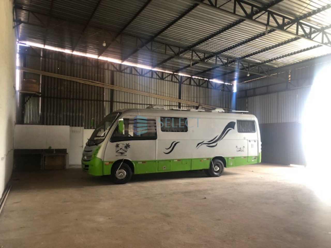 Imóvel Comercial  para aluguel, 250m² — foto 1 de 9