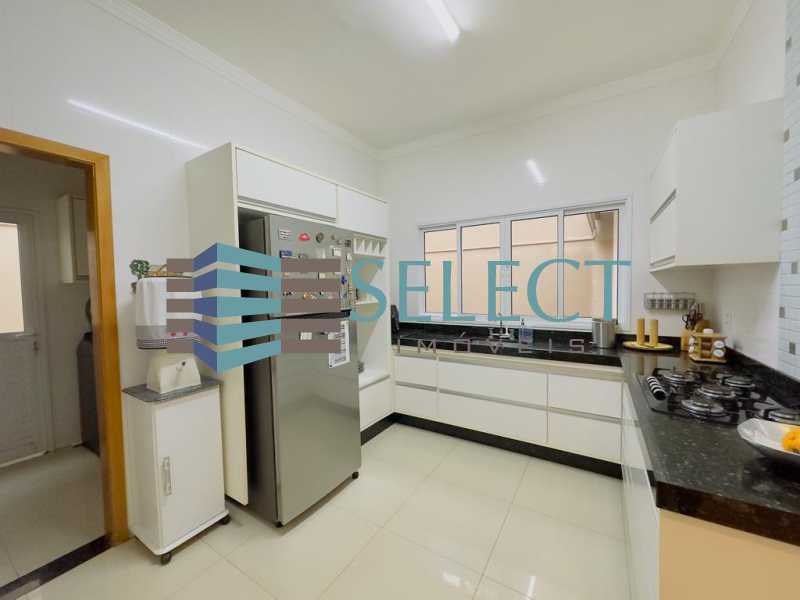 Casa com 3 quartos para aluguel, 200m² — foto 6 de 15