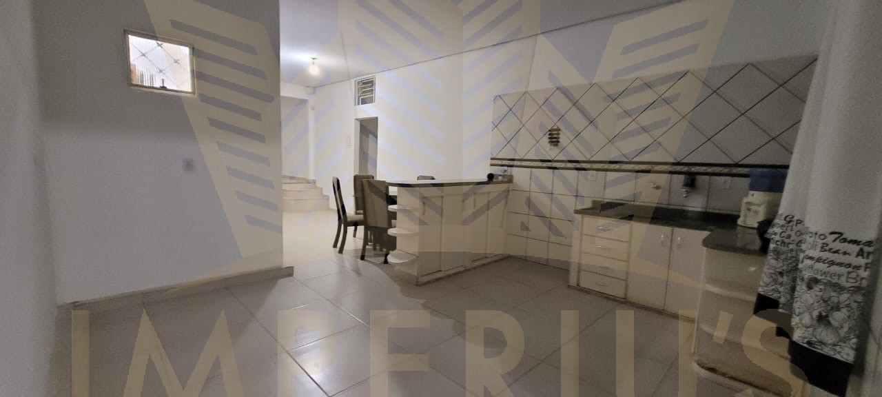 Casa espaçosa, com 3 quartos, sendo duas suítes-sao francisc