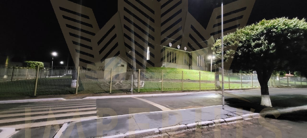 Casa espaçosa, com 3 quartos, sendo duas suítes-SAO FRANCISCO DE GOIAS