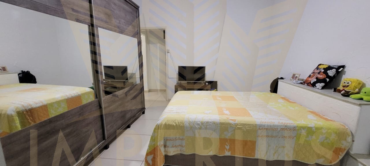Casa espaçosa, com 3 quartos, sendo duas suítes-sao francisc