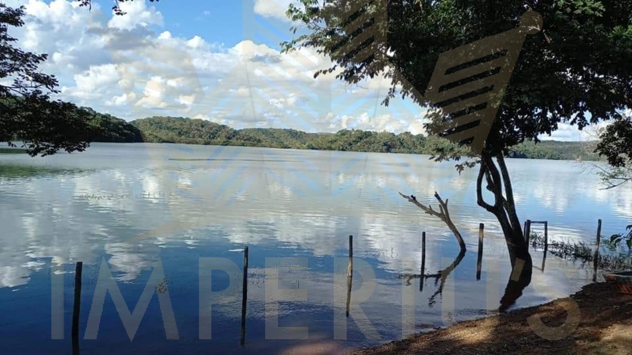 Chácara na beira do lago corumbá, a apenas 15km da cidade de