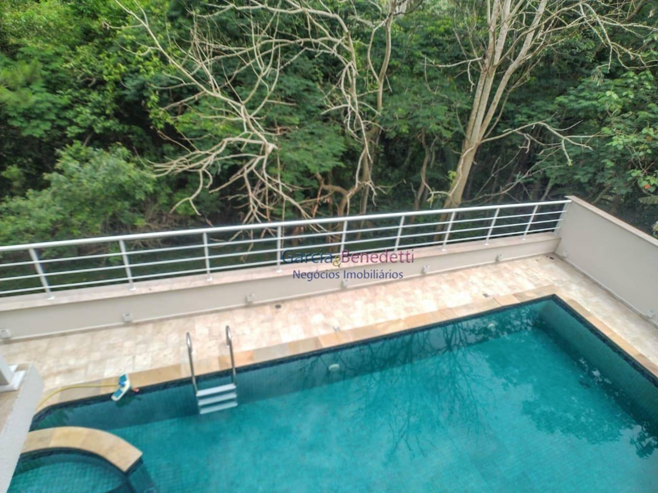 Casa de luxo em condomínio: 5 quartos, 5 suítes, 3 salas, 6 