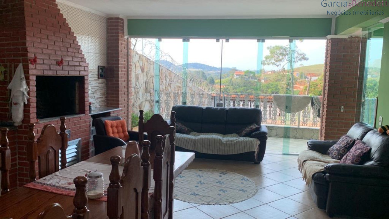 Linda chácara a venda santa isabel sp