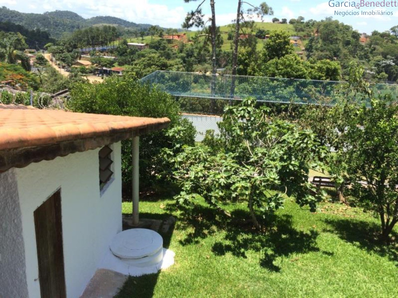 Linda chácara a venda Santa Isabel SP
