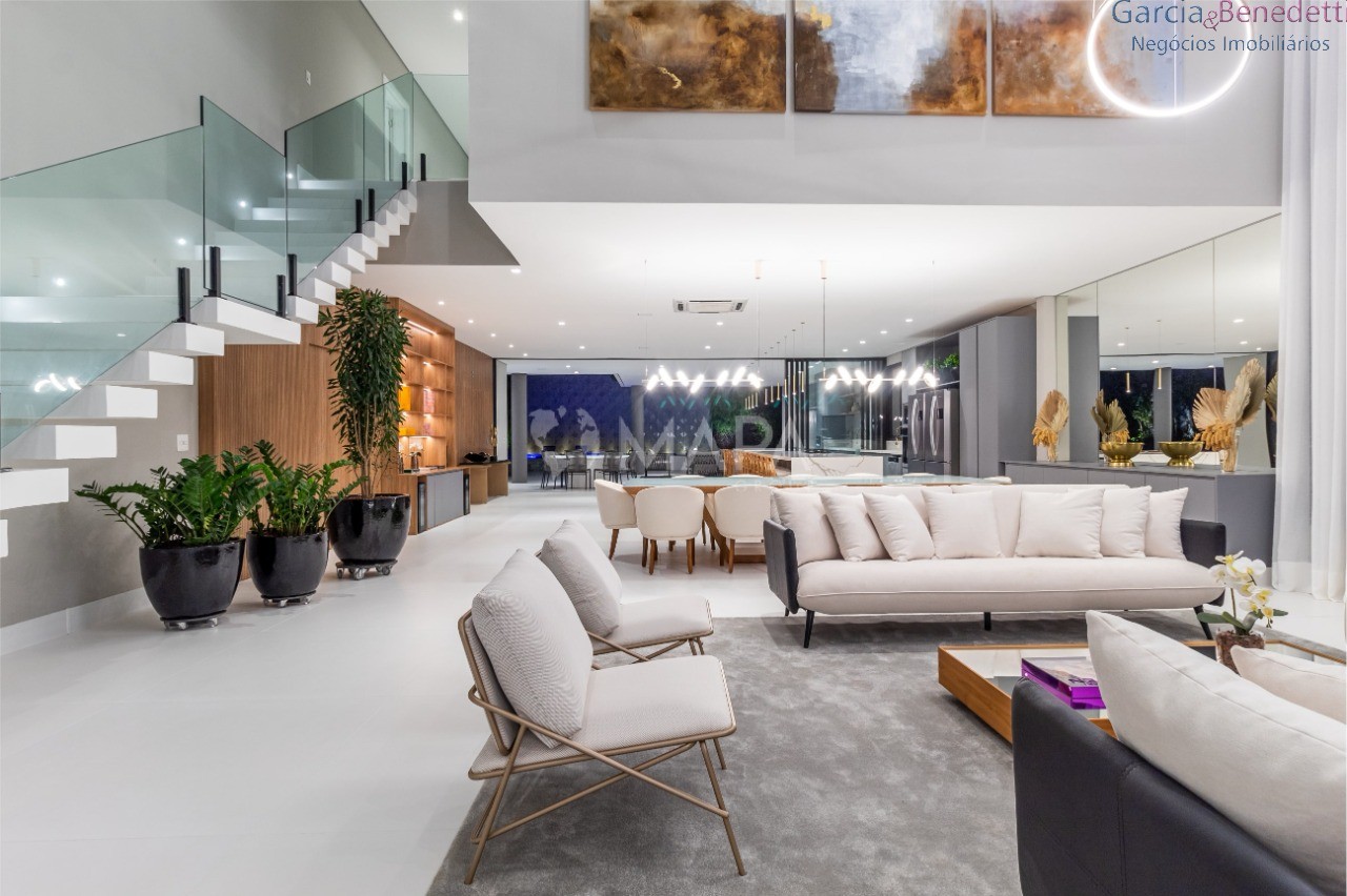 Linda Casa em Condomínio de Altíssimo Padrão - Tamboré Residencial III - Santa de Parnaíba - SP
