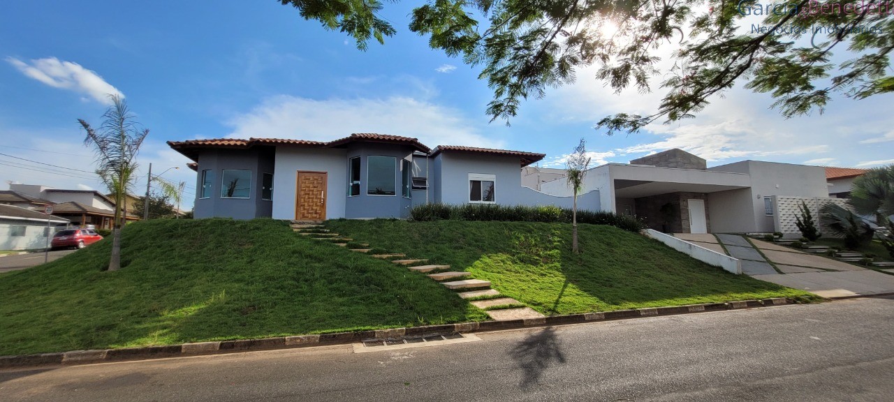 Linda casa térrea em condomínio de alto padrão - residencial