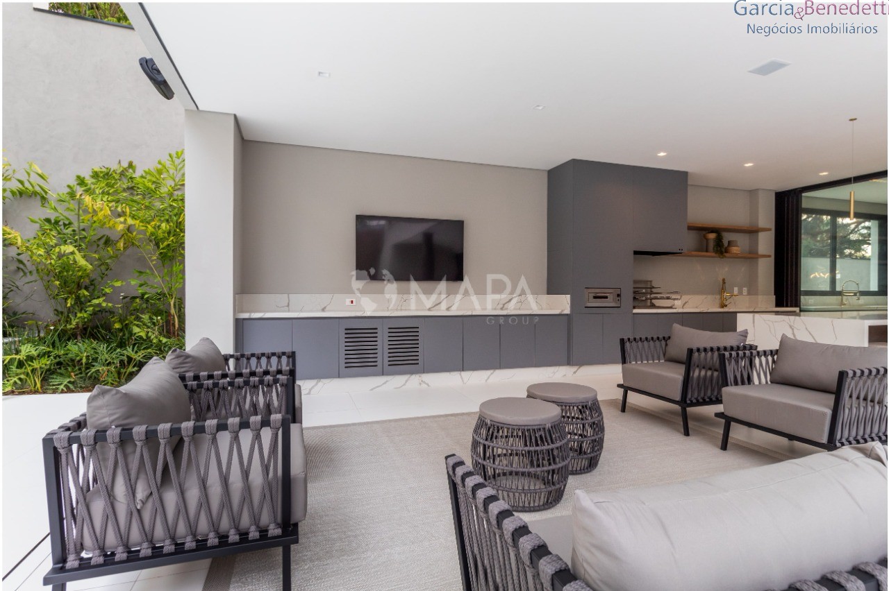 Linda Casa em Condomínio de Altíssimo Padrão - Tamboré Residencial III - Santa de Parnaíba - SP