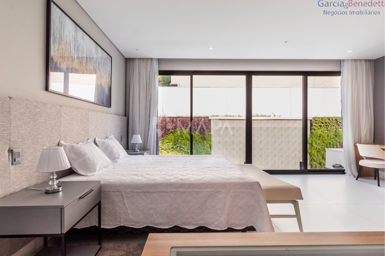 Linda Casa em Condomínio de Altíssimo Padrão - Tamboré Residencial III - Santa de Parnaíba - SP