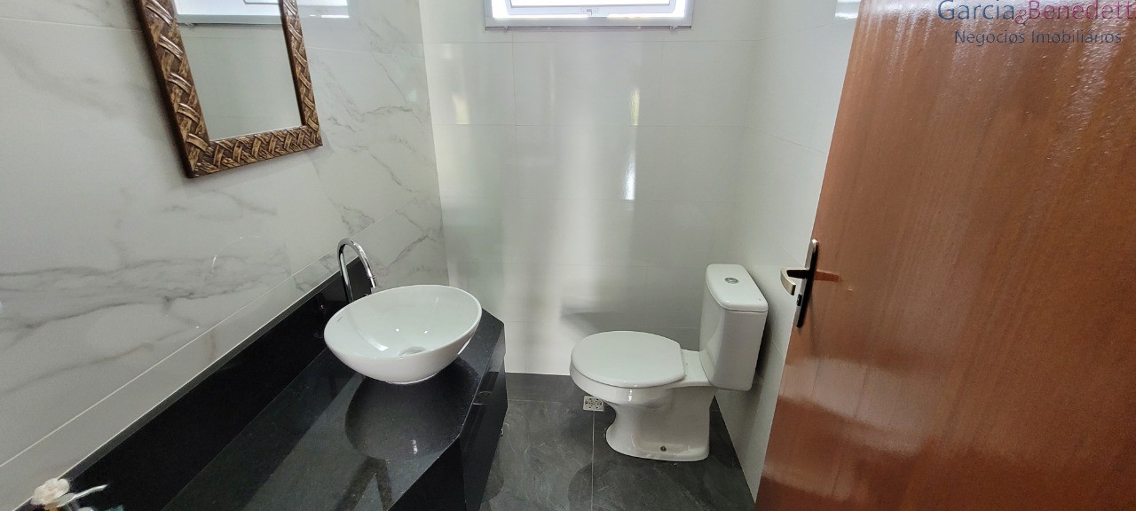 Linda casa térrea em condomínio de alto padrão - residencial