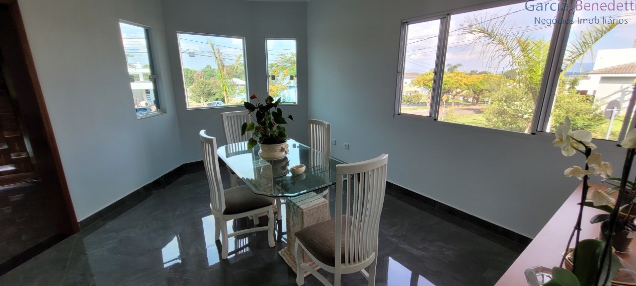 Linda casa térrea em condomínio de alto padrão - residencial