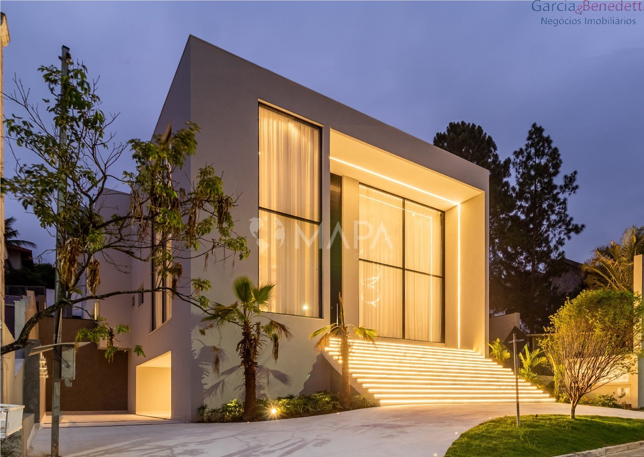 Linda Casa em Condomínio de Altíssimo Padrão - Tamboré Residencial III - Santa de Parnaíba - SP