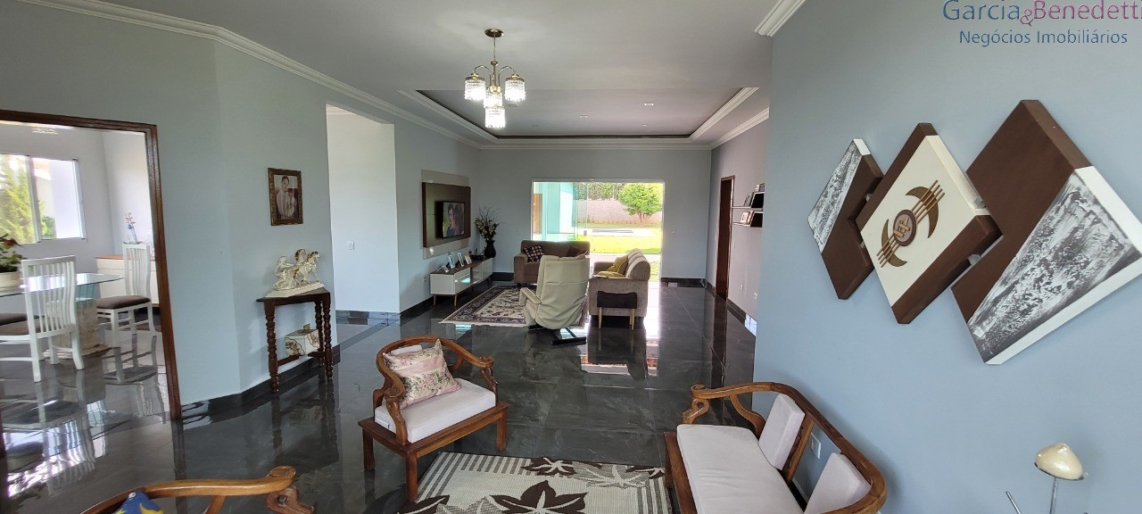 Linda casa térrea em condomínio de alto padrão - residencial