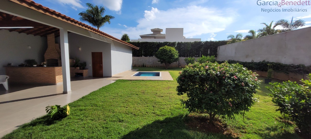 Linda casa térrea em condomínio de alto padrão - residencial