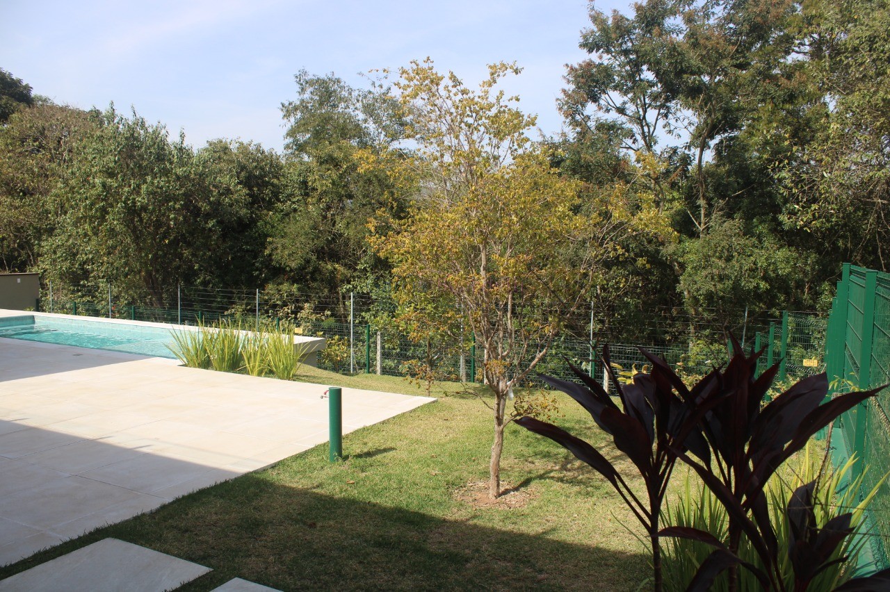 Casa de luxo em condomínio, 4 quartos e 4 suítes no bairro Medeiros, Jundiaí-SP - 348m² - Imperdível!